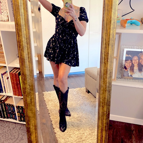 Floral Romper 🌾 - Picture 1 of 5